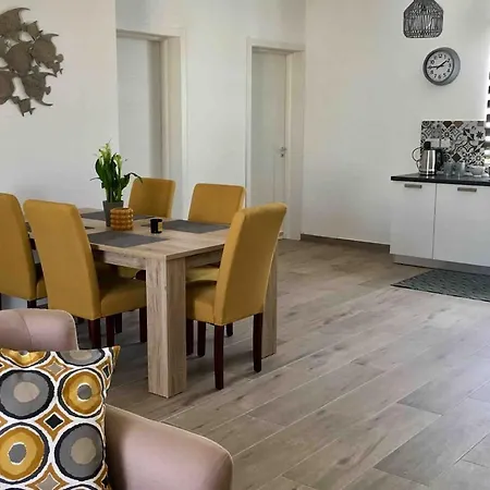 Chic Elegant With Side Views Apartment St. Paul's Bay