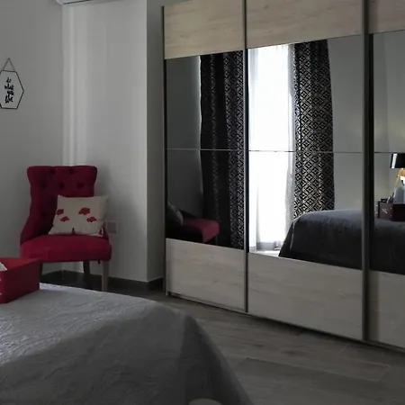 Chic Elegant With Side Views Appartement San Pawl il-Baħar